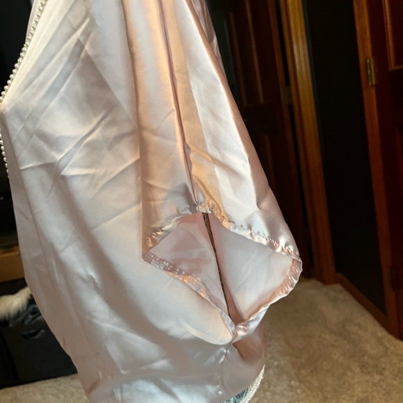 Silk ChicMe light pink top - Picture 5 of 9